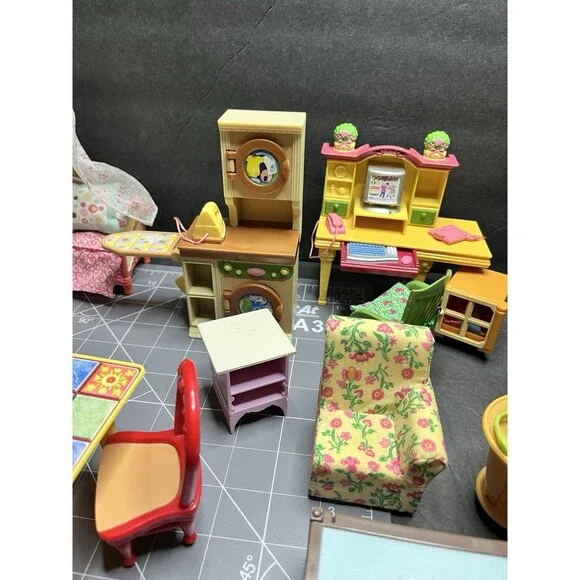 Vintage Fisher Price Loving Family Doll House Furniture Lot Bundle - Picture 4 of 16